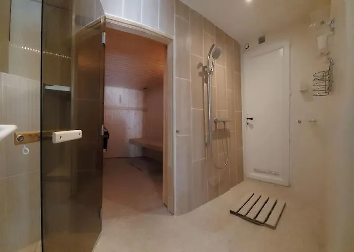 9 Hamman Sauna Piscine Chauffee Poss *